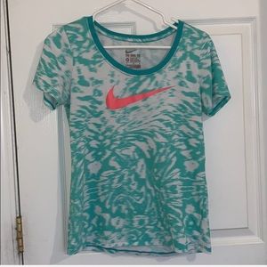 ✨ 2/$8 ✨ T-Shirt